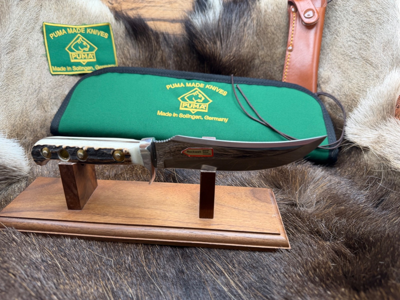 Mint 1989 Puma 6393 Skinner Knife Stag Handles Leather Sheath & Puma Green Pouch
