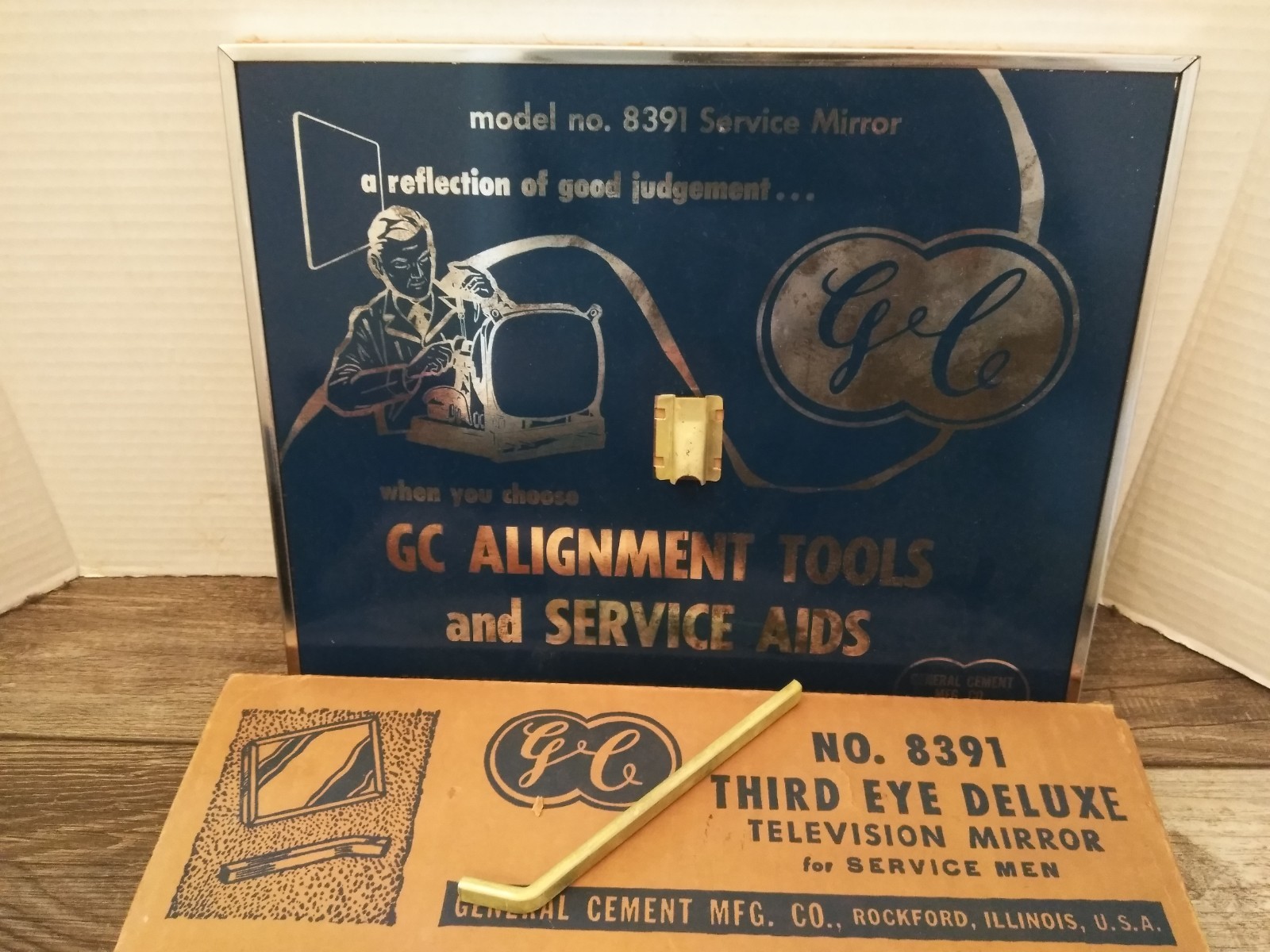 VTG. GENERAL CEMENT MFG. CO. ROCKFORD ILL., USA NO. 8391 MIRROR FOR SERVICE MEN
