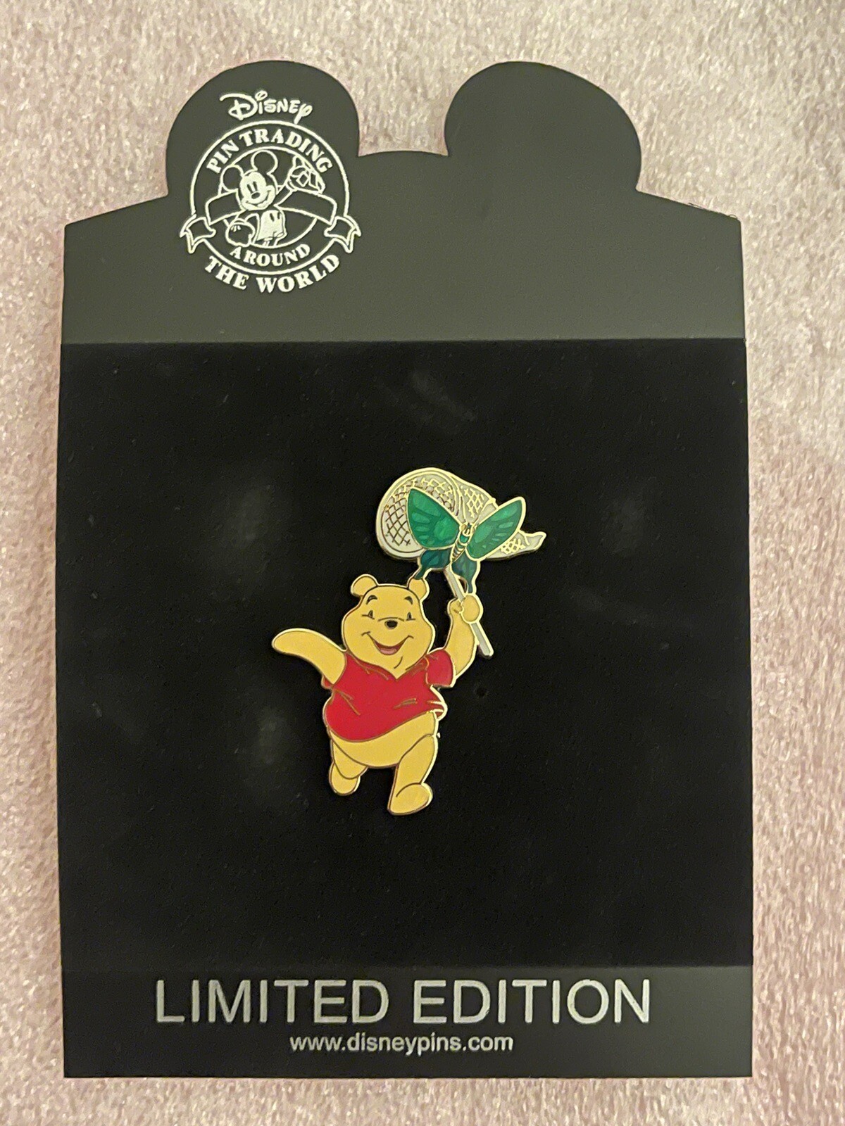 Disney Shopping Pin Winnie The Pooh Bear Chasing Net Butterfly Series LE 250