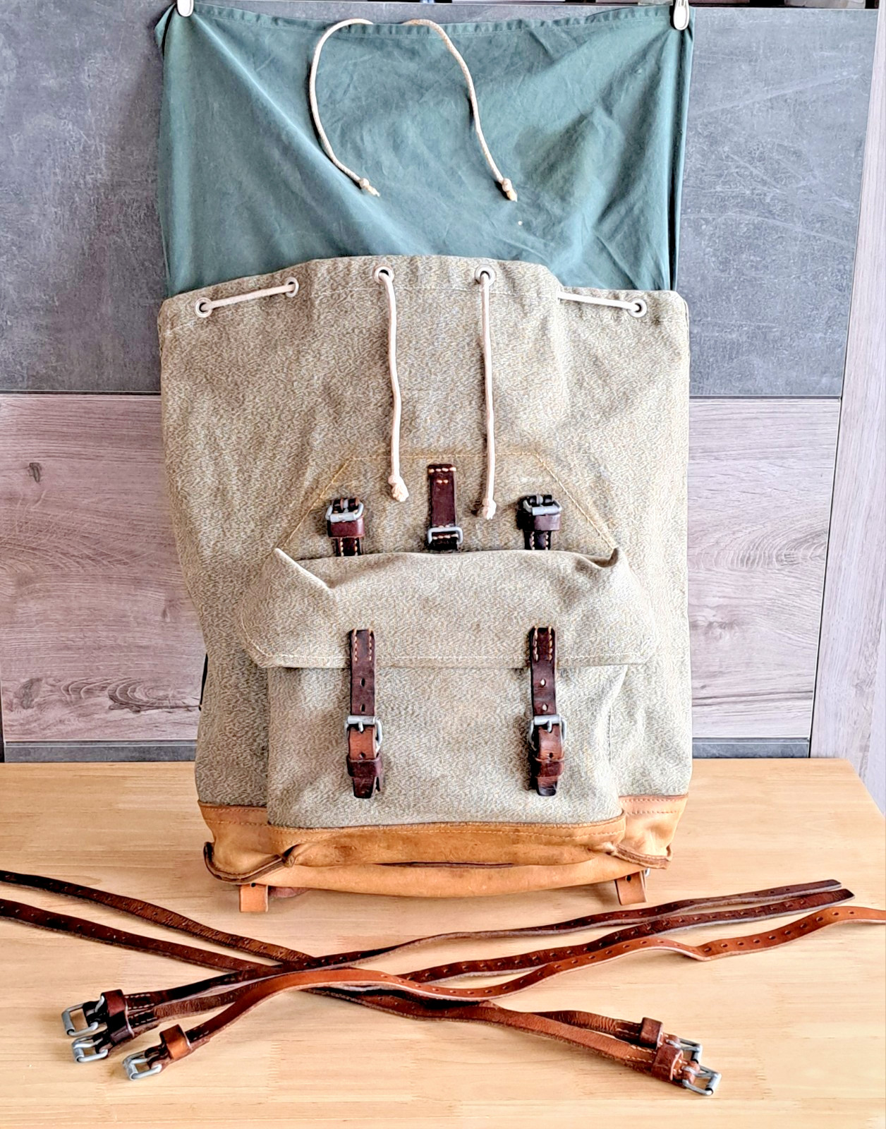 Swiss Army Paratrooper Backpack Switzerland 1960 Canvas Salt & Pepper Leather