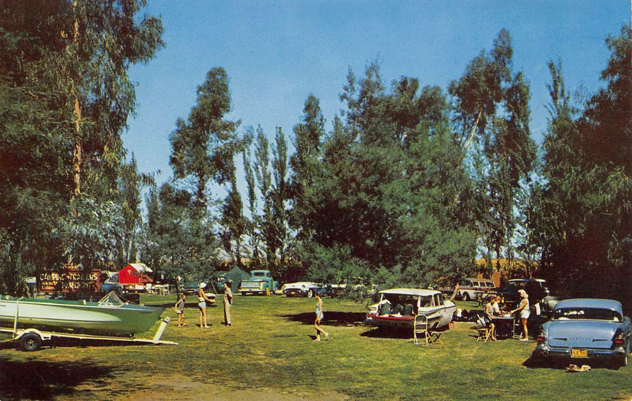 KORTH'S PIRATES LAIR MARINA Isleton, CA Campground c1950s Vintage Postcard
