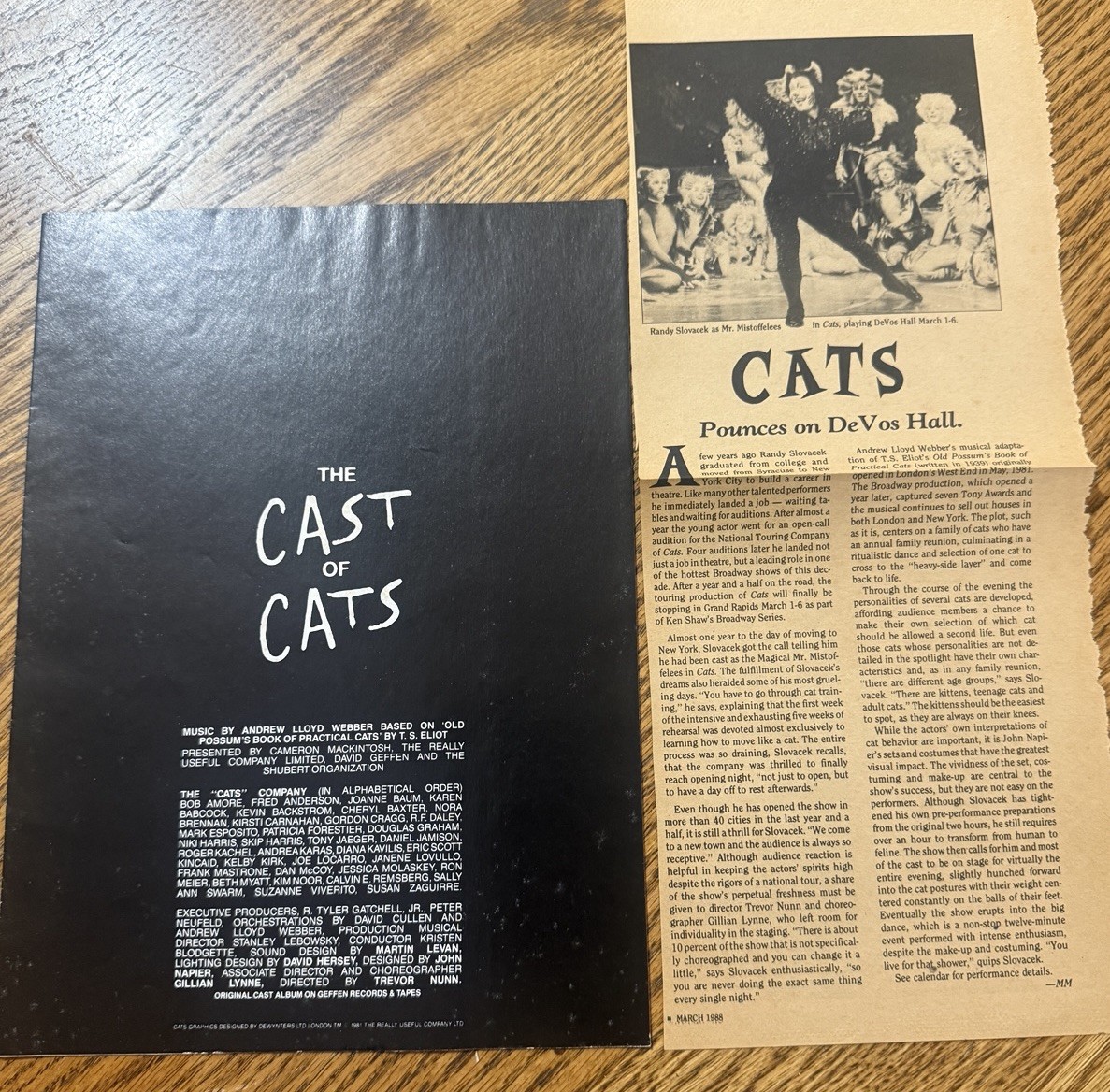 VTG 1988 CATS Broadway Musical Cast Souvenir Program & Newspaper Clipping