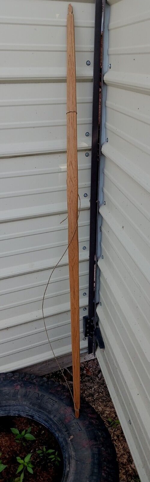 **AWESOME VINTAGE NATIVE AMERICAN HUNTING BOW  HICKORY STRONG HANDMADE  **