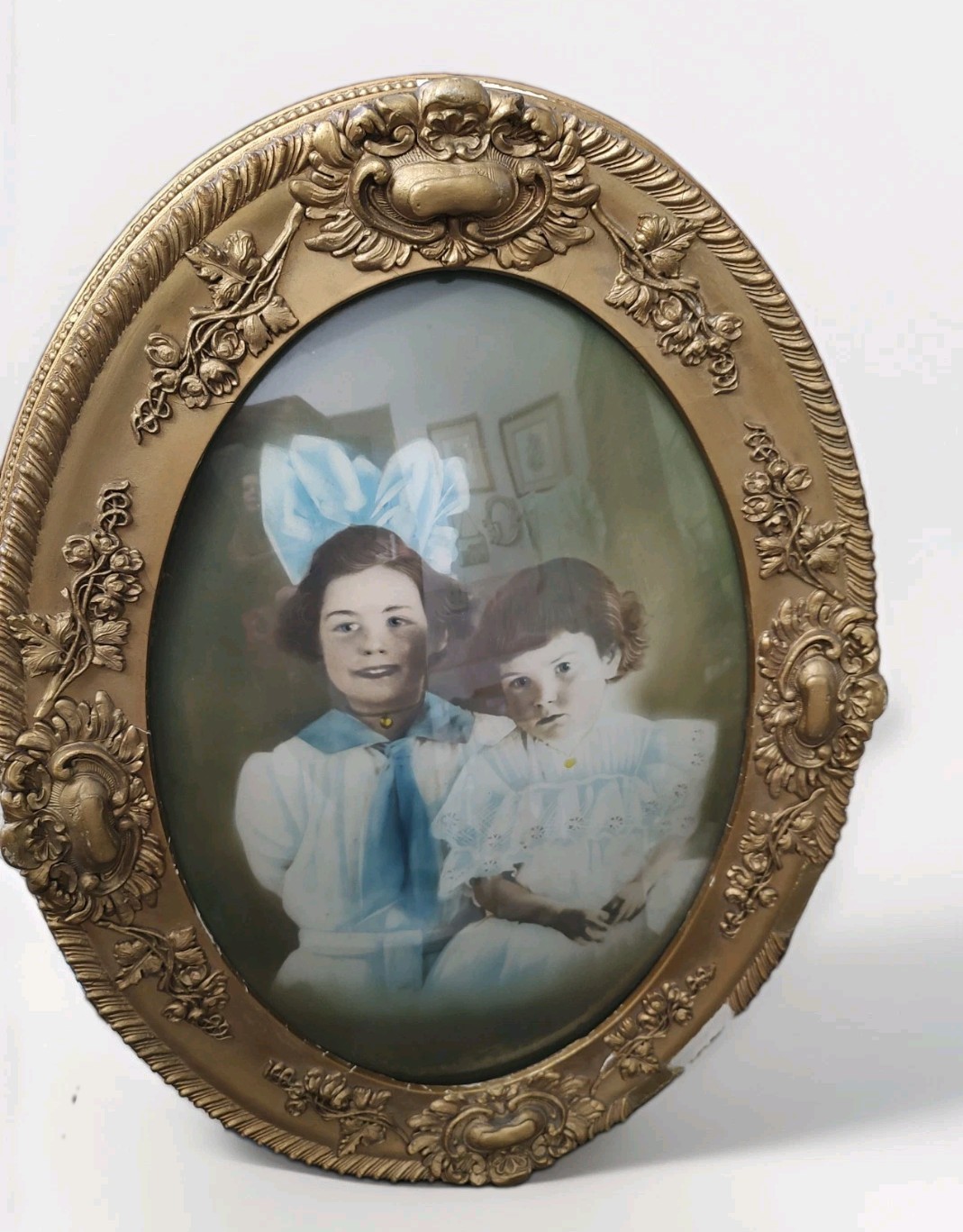 Antique Oval Victorian Portrait Convex Bubble Glass Ornate Gesso Gold Chippy
