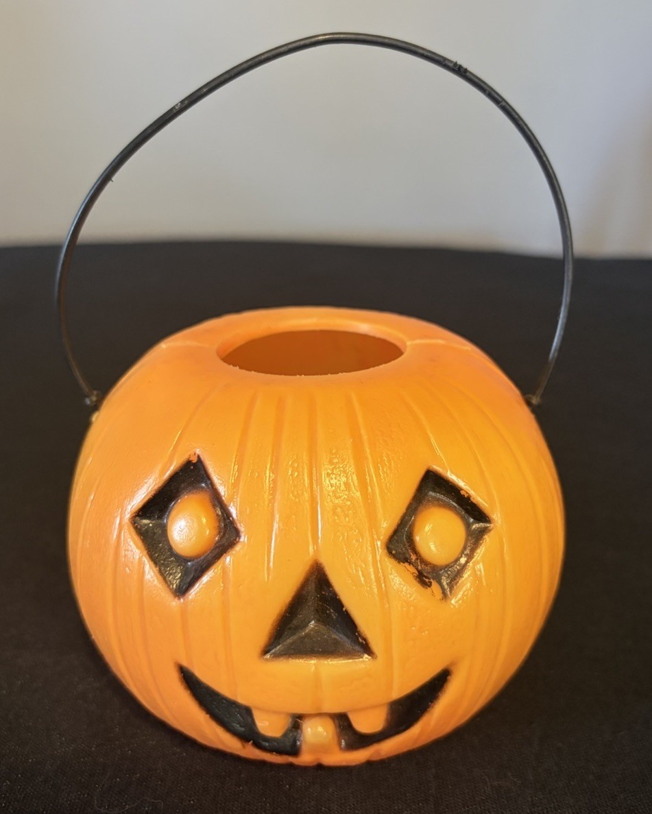 Vintage 4” Bayshore Diamond Eye Jack-O-Lantern Blow Mold Pumpkin Candy Bucket