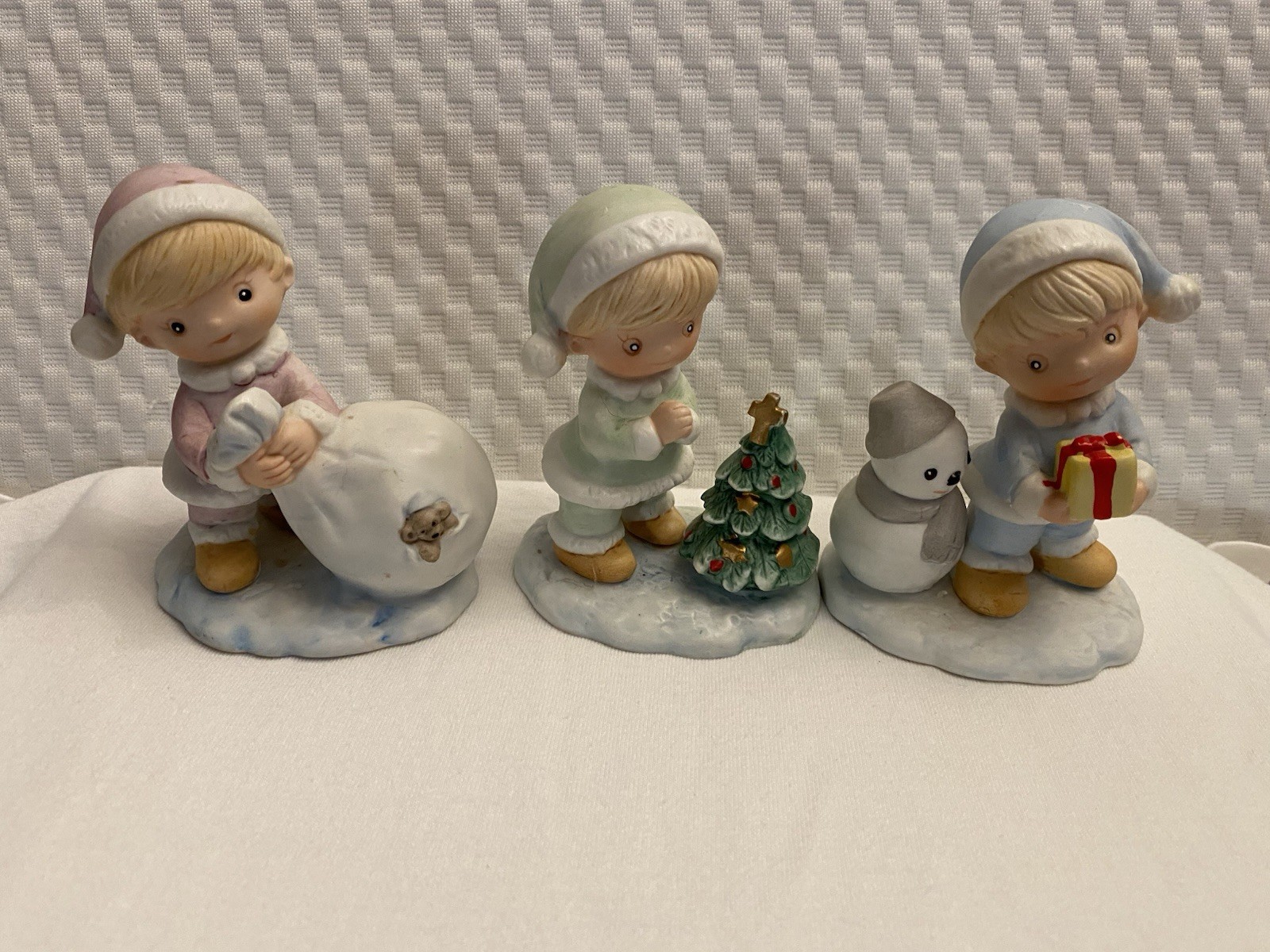 Vintage Homco Set Of 3 Christmas Figurines - 5613 - Children - Snowman Xmas Tree