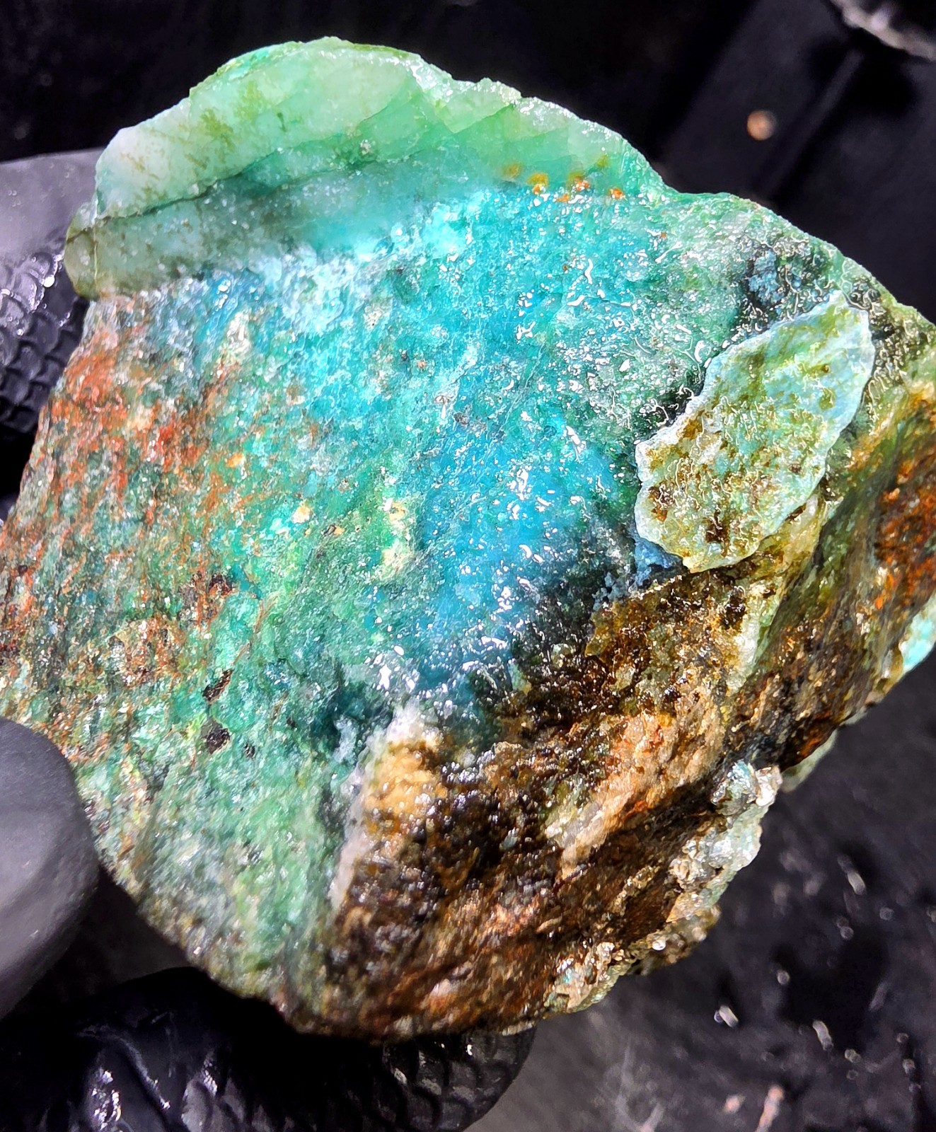 Collectors Specimen Rare Chrysocolla Gem Silica 9.3oz (263.65 Grams) 