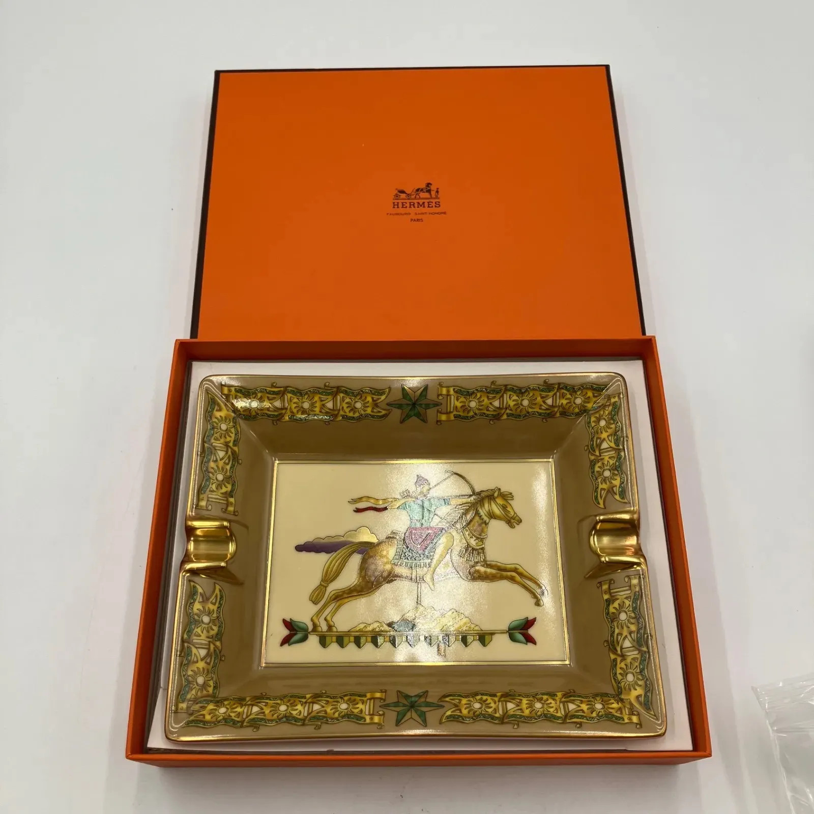 HERMES Ashtray Ceramic Small Item Holder Gold Equestrian pattern horse interior