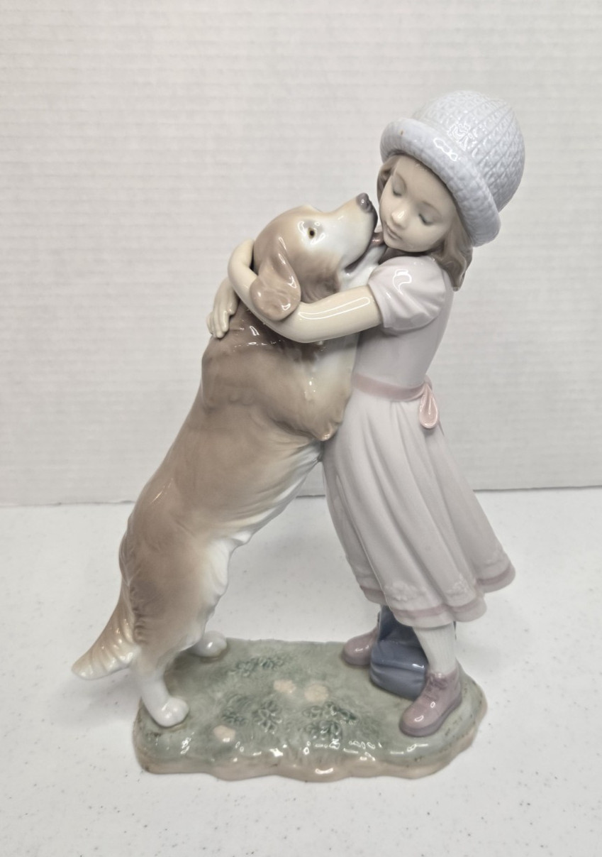 Lladro A Warm Welcome No. 6903 Beautiful Piece