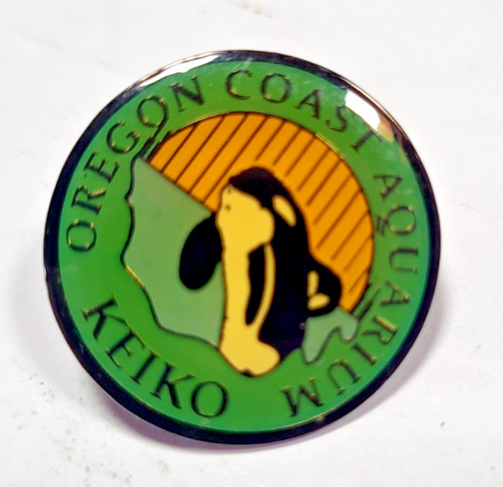 Vintage KEIKO Oregon Coast Aquarium Orca Whale Souvenir Travel Pin