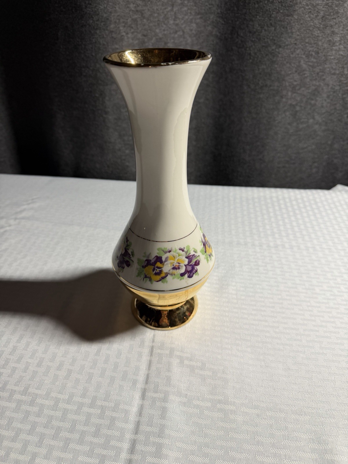 Vintage Elynor China Made In USA Gold And Ivory Vase With Pansies