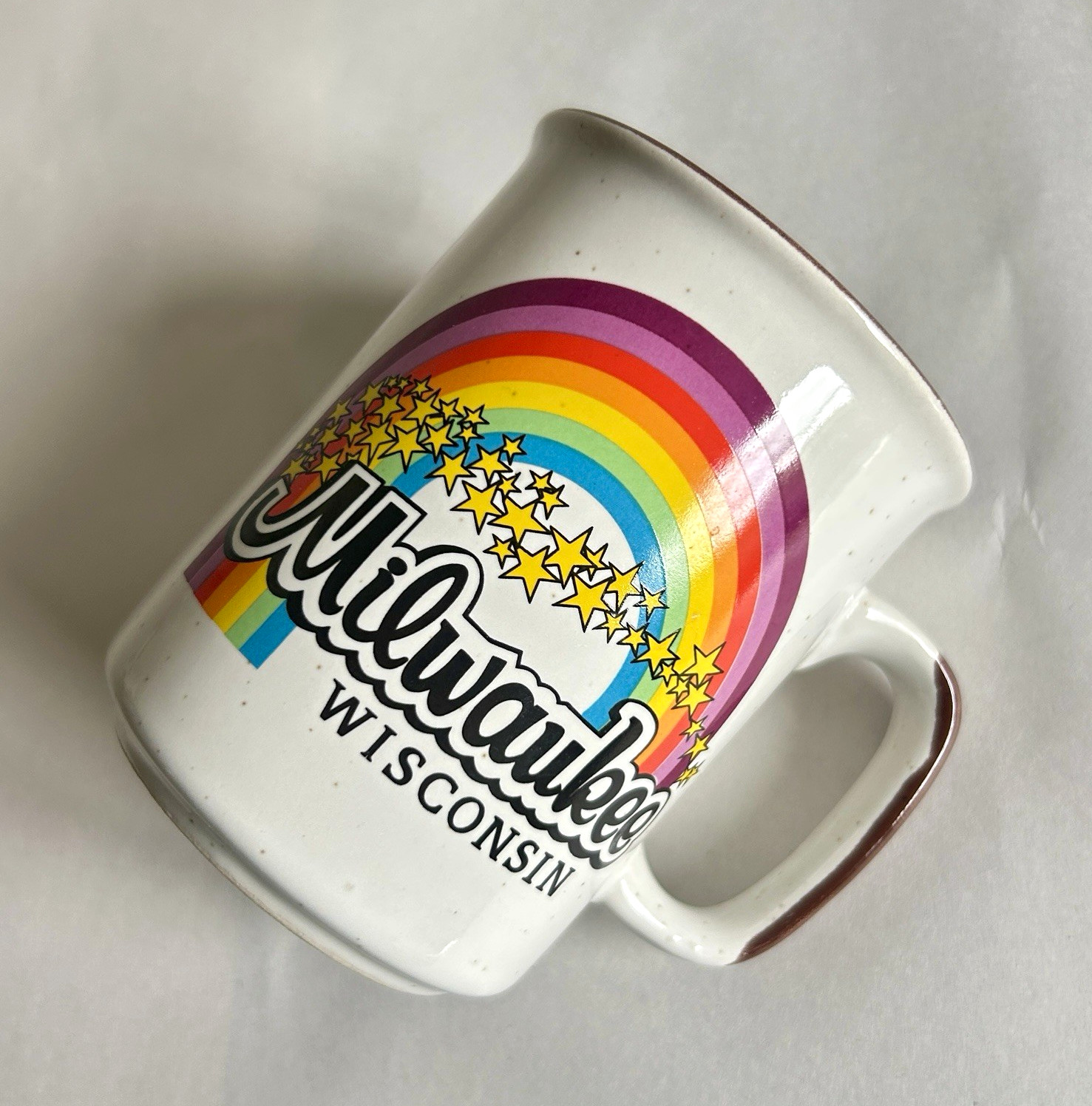 Vintage 10-oz Milwaukee Wisconsin Rainbow Souvenir Mug