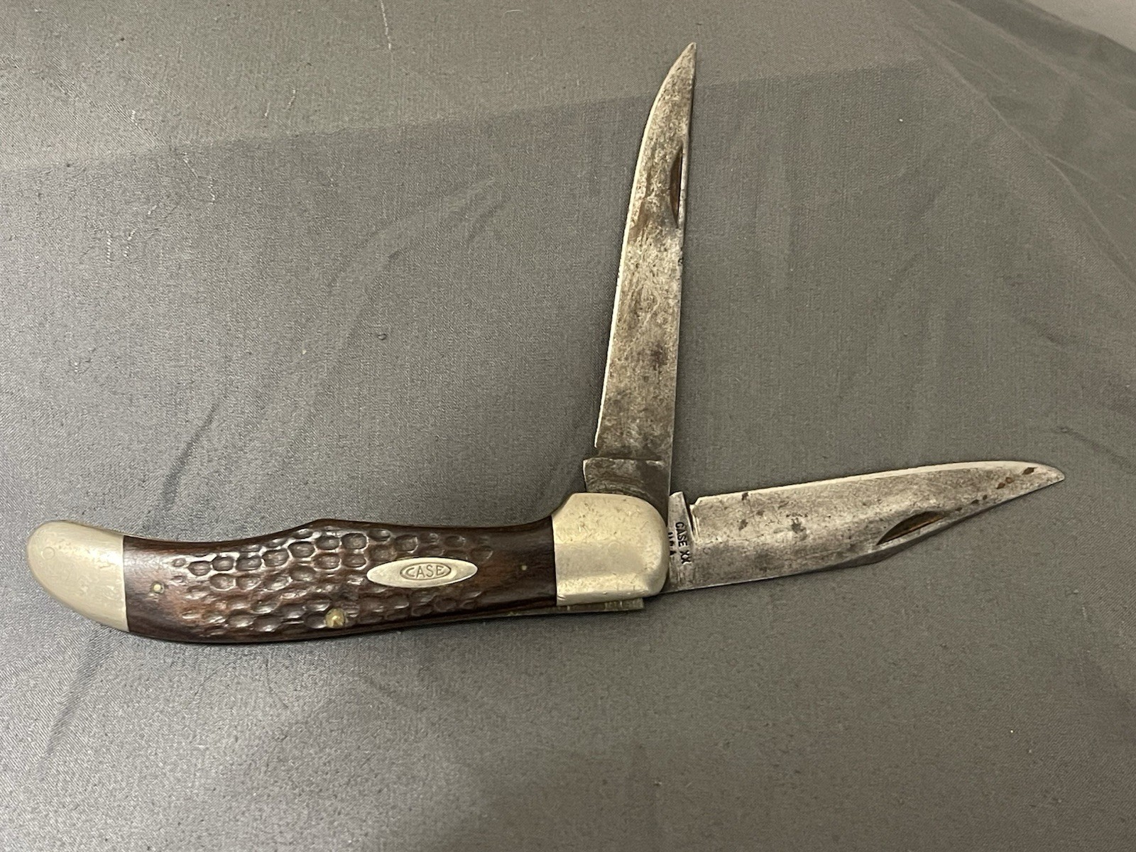 Vintage Case XX 6265 SAB Two-Blade Folding Hunter Pocket Knife 1960’s Jigged