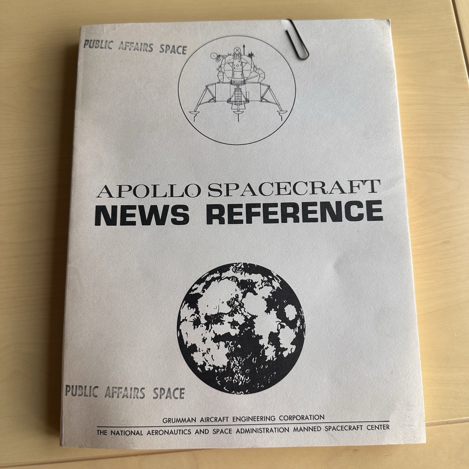 1960s Original NASA Apollo Spacecraft News Reference Rare Book Grumman Space