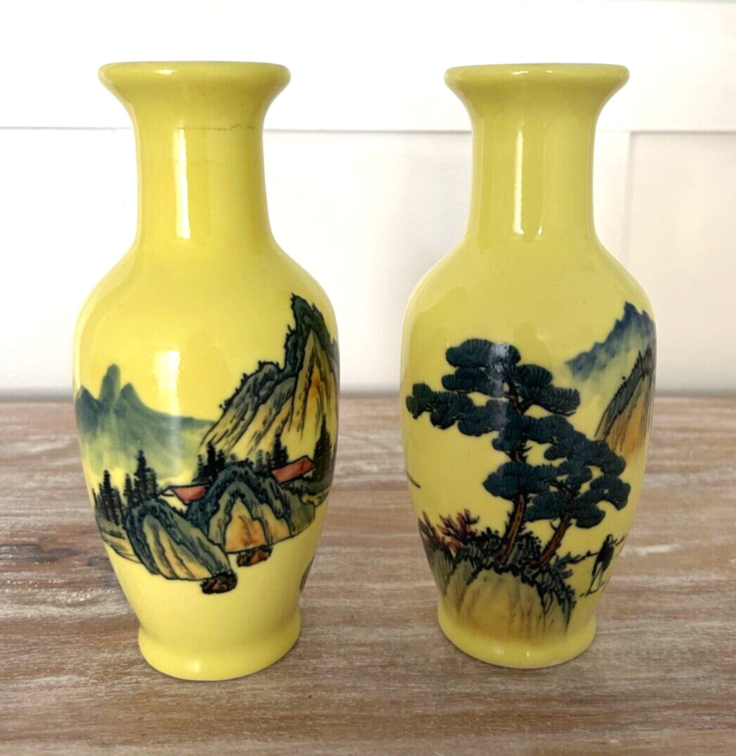 Vintage pair of  ROC Porcelain 8\
