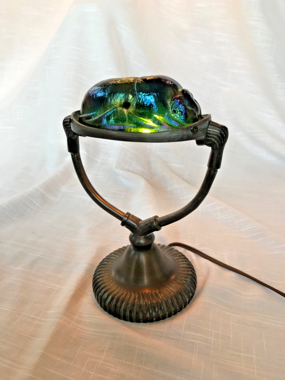 Dale Tiffany Scarab Lamp w/ Green Iridescent Glass Shade on Bronze Base, Works