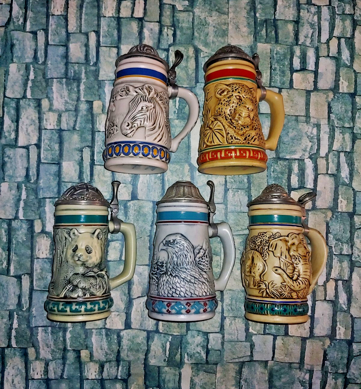 Avon Endangered Species Stiens Set of 5 Good Condition  Vintage