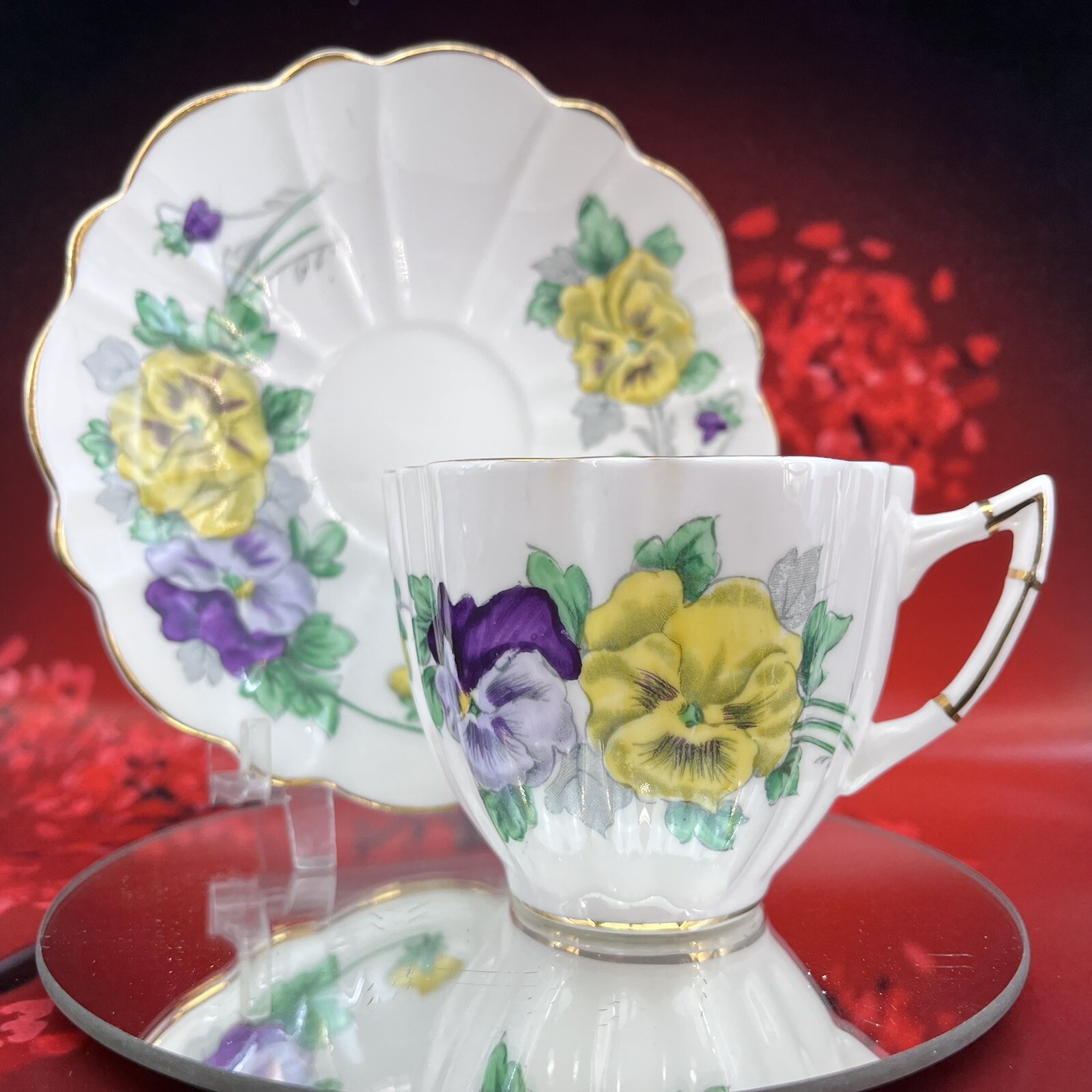 Victoria Hand Painted Pansy Floral Teacup and Saucer Bone China UK Vintage BX27