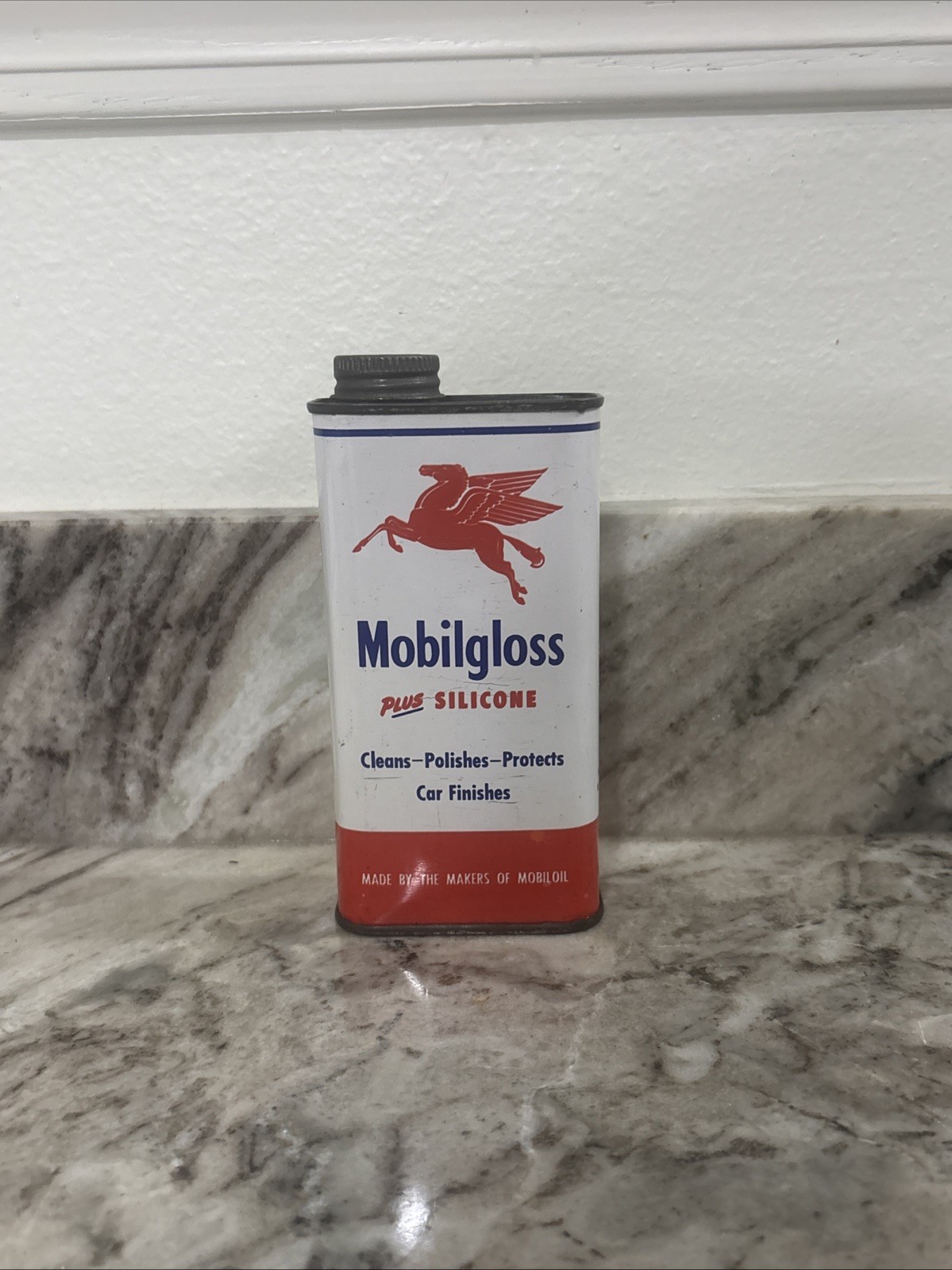 Vintage Mobilgloss Tin Can Pegasus by Mobil Automobile Polish Pegasus Vintage Mobilgloss Tin Can Pegasus by Mobil Automobile Polish Pegasus