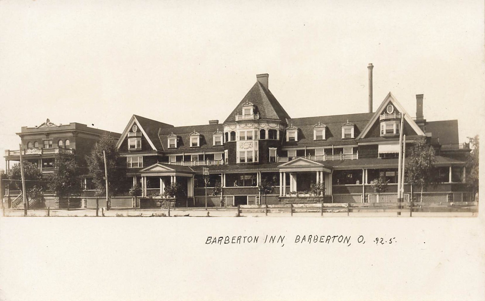 LP60  Barberton Ohio Inn  1910  RPPC Postcard