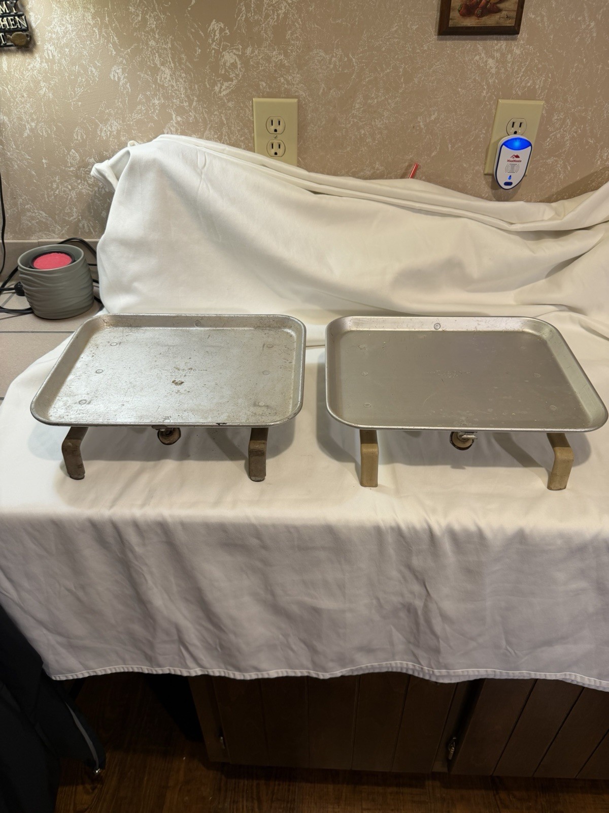 (2) Vintage 1940s Drive-In Car-Hop Window Tray   TraCo  Dallas, TX