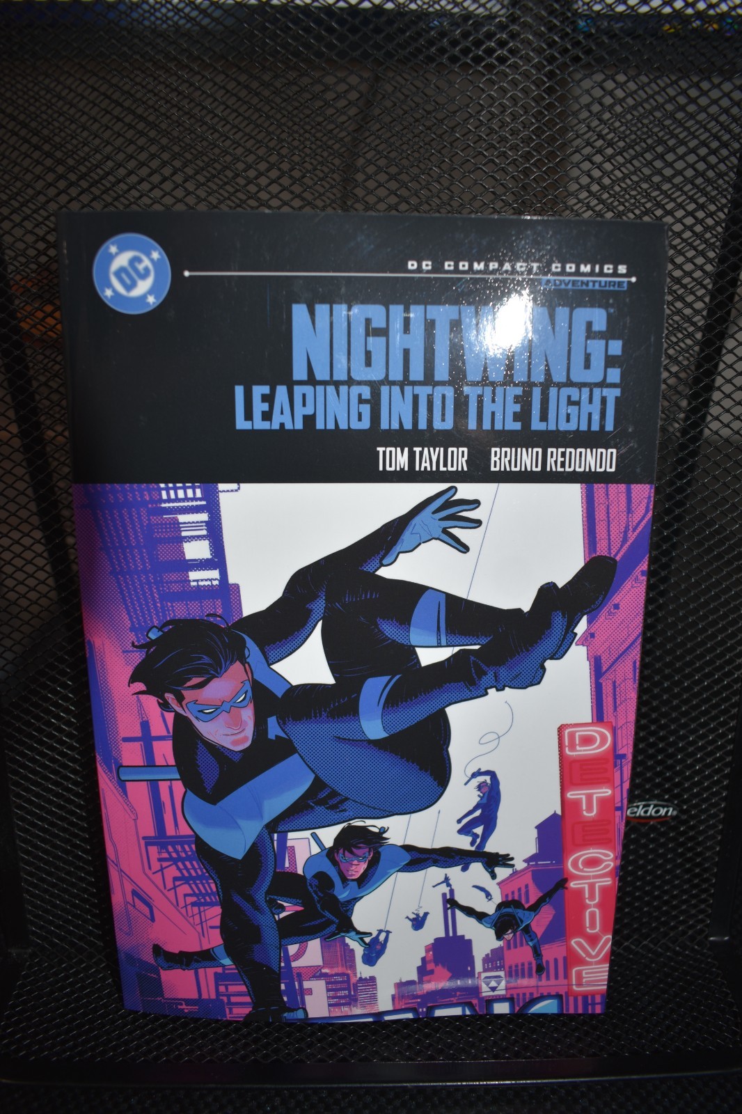 DC Compact Comics - Nightwing Leaping into the Light TPB BRAND NEW Tom Taylor