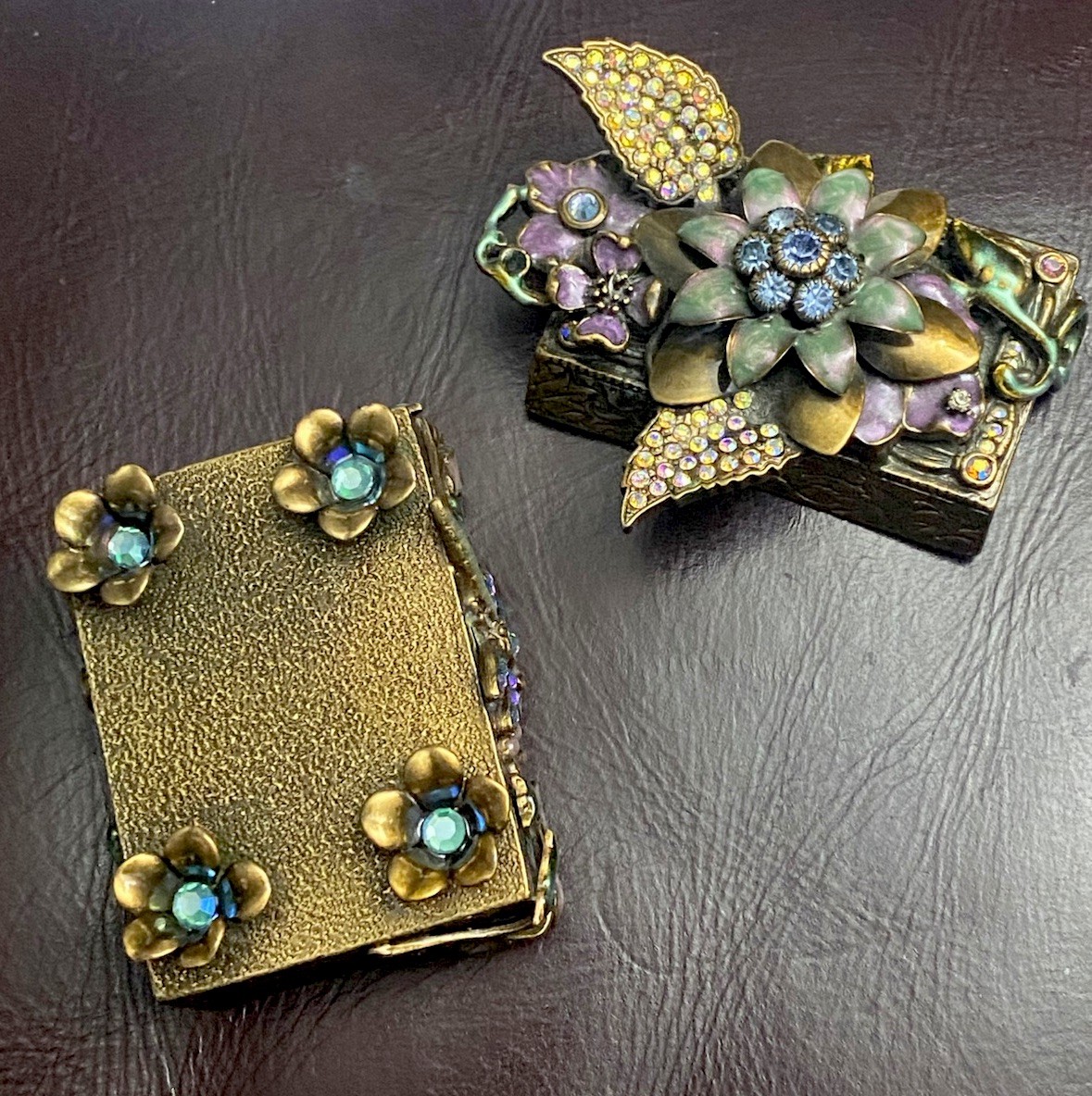Kirk’s Folly Sparkling Antique Bronze Floral Dragon Fly Trinket Box Kirk’s Folly Sparkling Antique Bronze Floral Dragon Fly Trinket Box