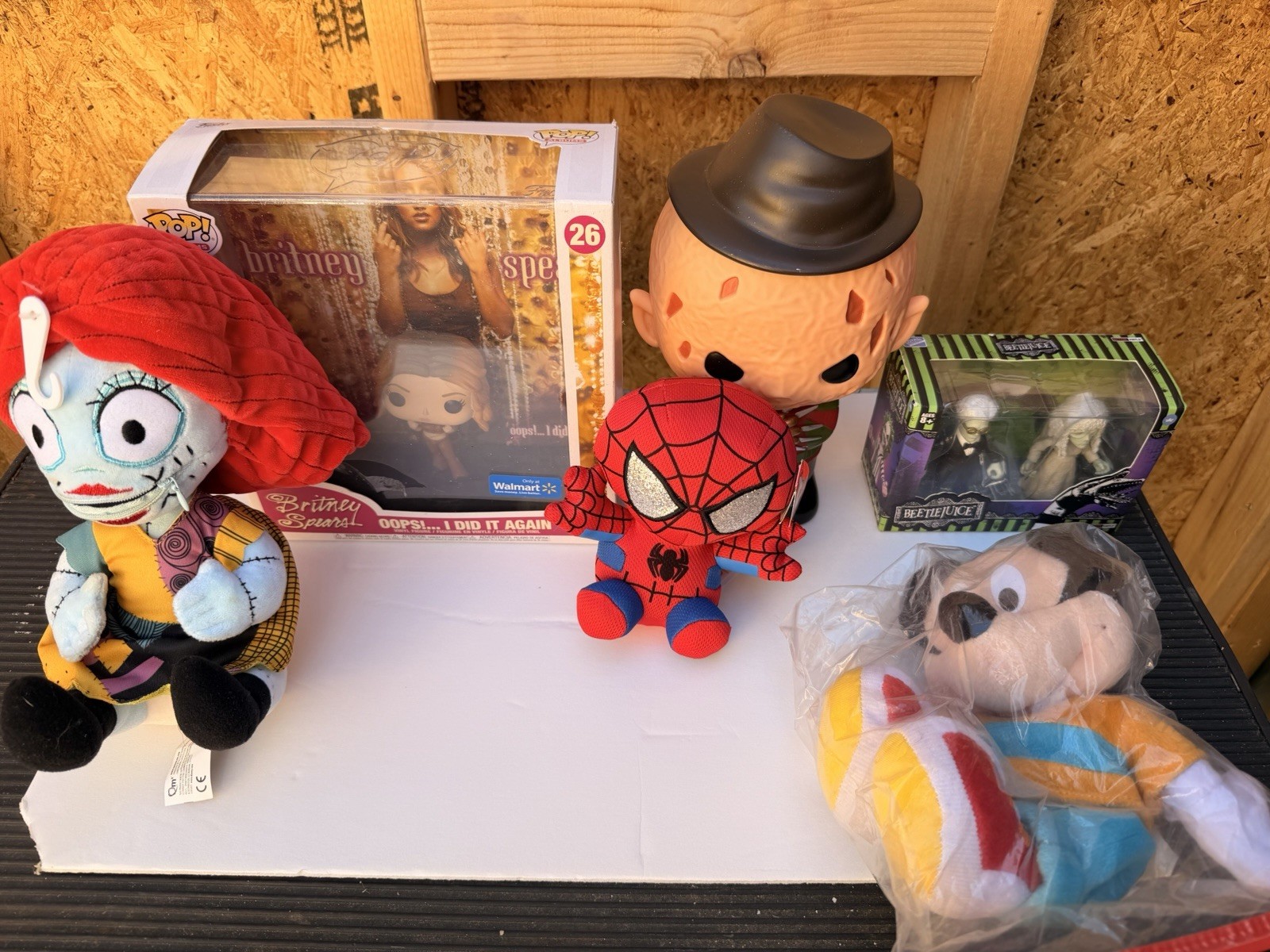 Vintage  toy bundle. 27pc.