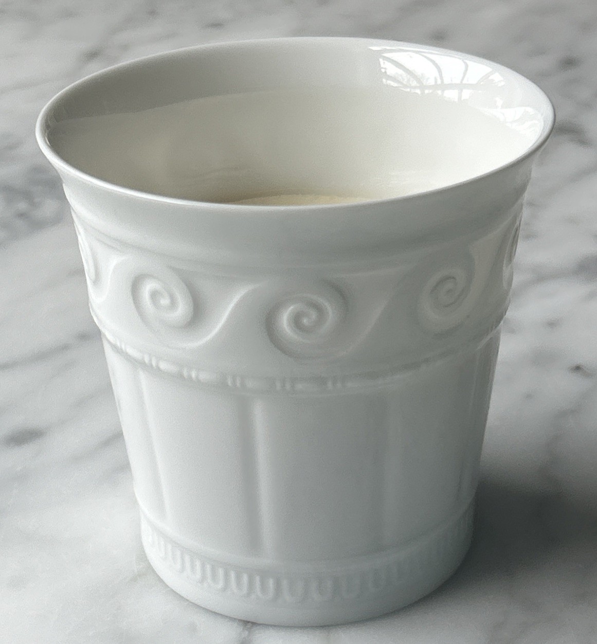 NEW IN BOX BERNARDAUD LOUVRE PORCELAIN TUMBLER WITH SCENTED CANDLE — 3 AVAILABLE NEW IN BOX BERNARDAUD LOUVRE PORCELAIN TUMBLER WITH SCENTED CANDLE — 3 AVAILABLE