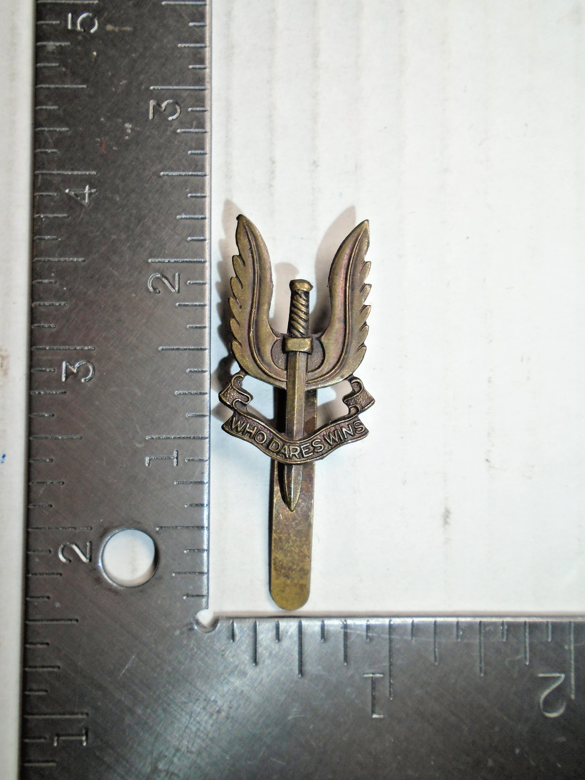 Original Vintage Who Dares Wins  SAS, Special Air Service Cap Brass LAPEL Badge