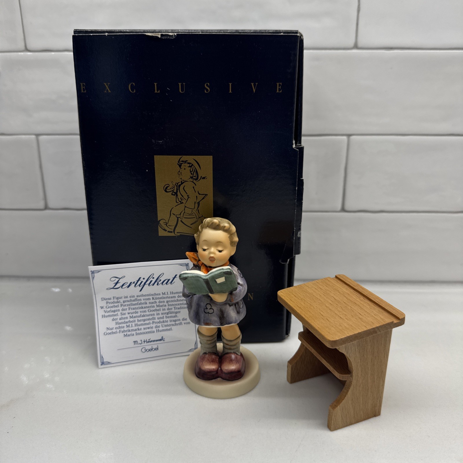 Goebel/Hummel “The Poet” Exclusive Edition Porcelain Wood Podium 4in TMK7  w box