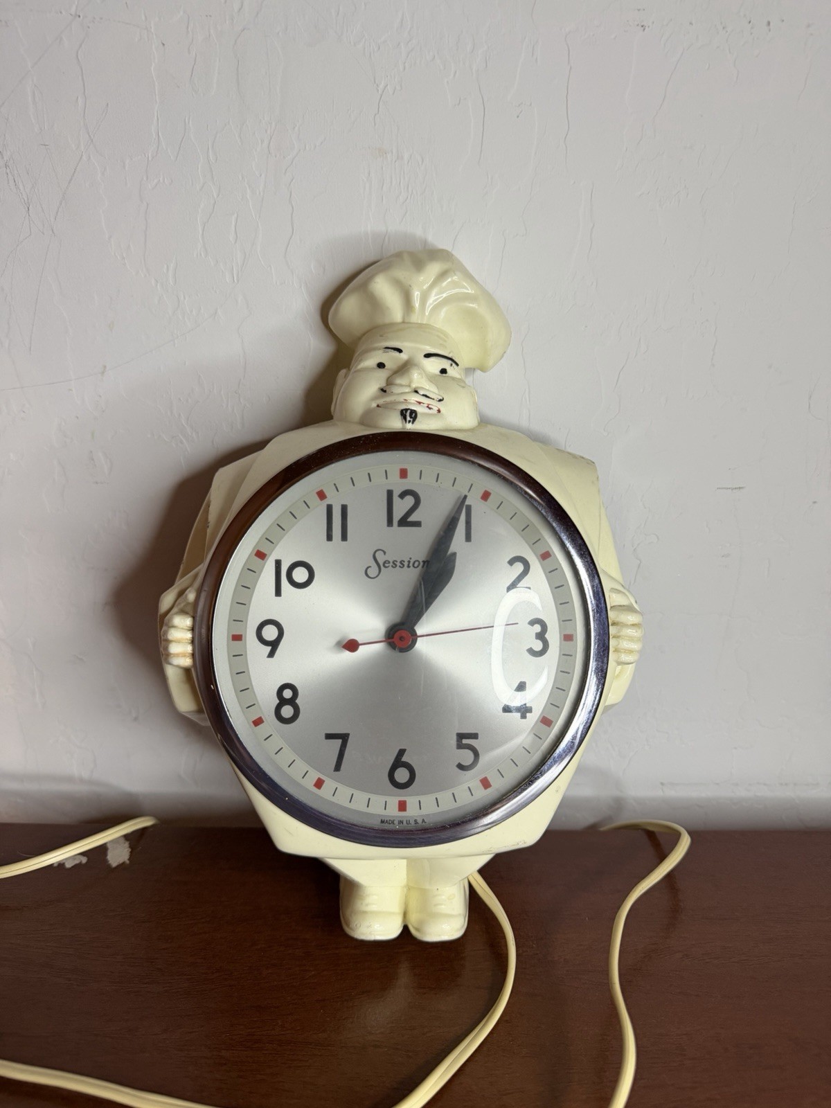 Vintage Sessions 487T Chef Wall Clock Electric Kitchen Retro Functional Light 