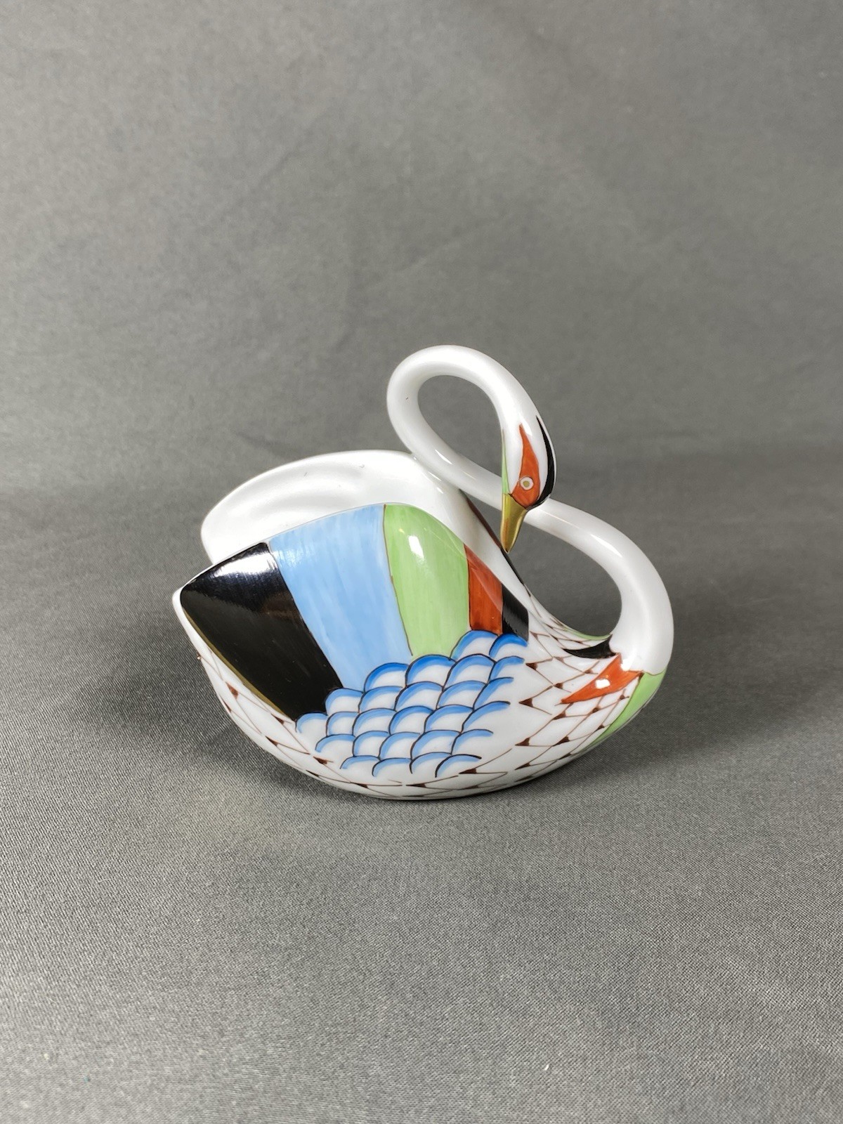 Vintage Hollohaza Hungary Porcelain Swan Bird Figurine Fishnet