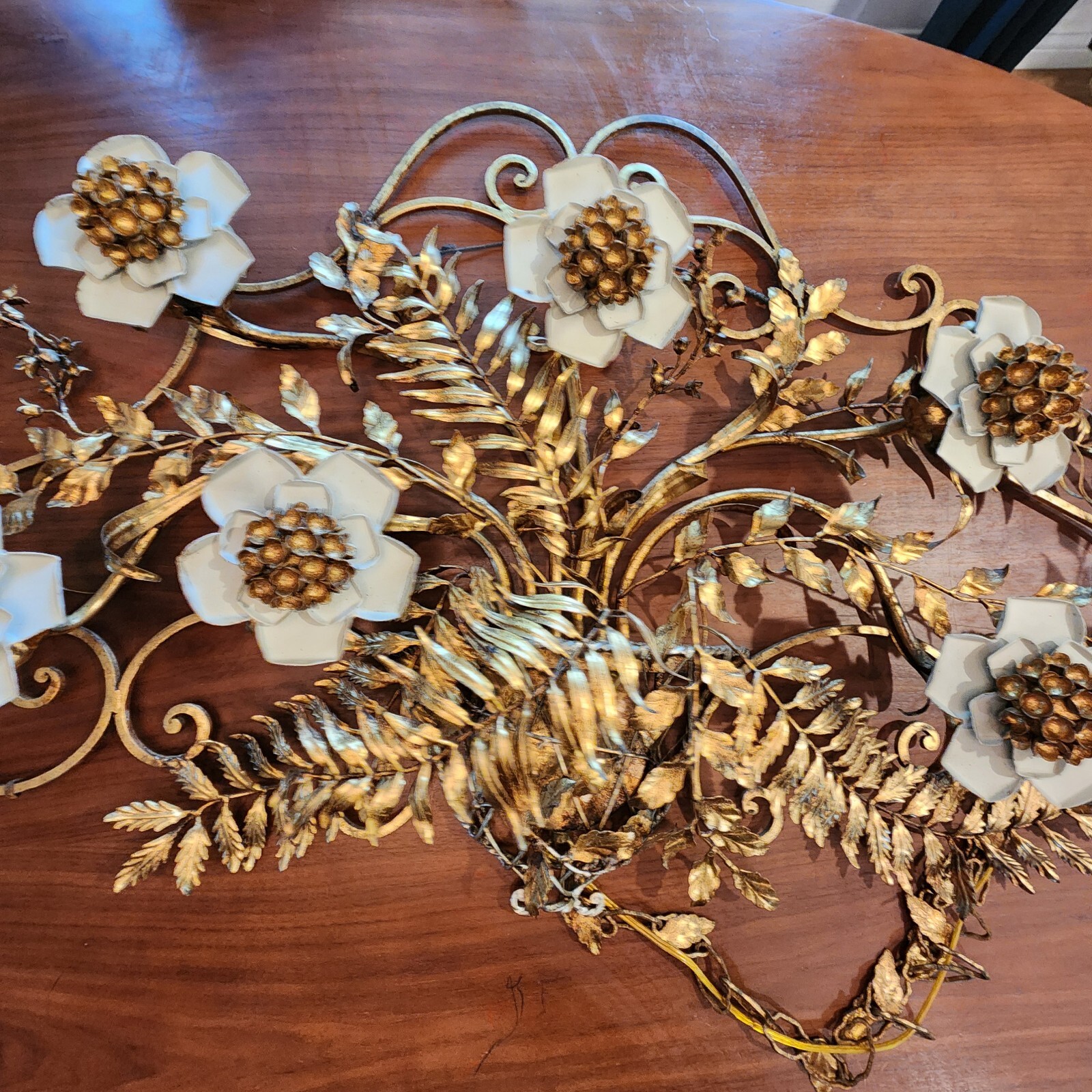 Italian Hollywood Regency Wrought Iron Flower Leaf Sconce Lighted Wall Gold