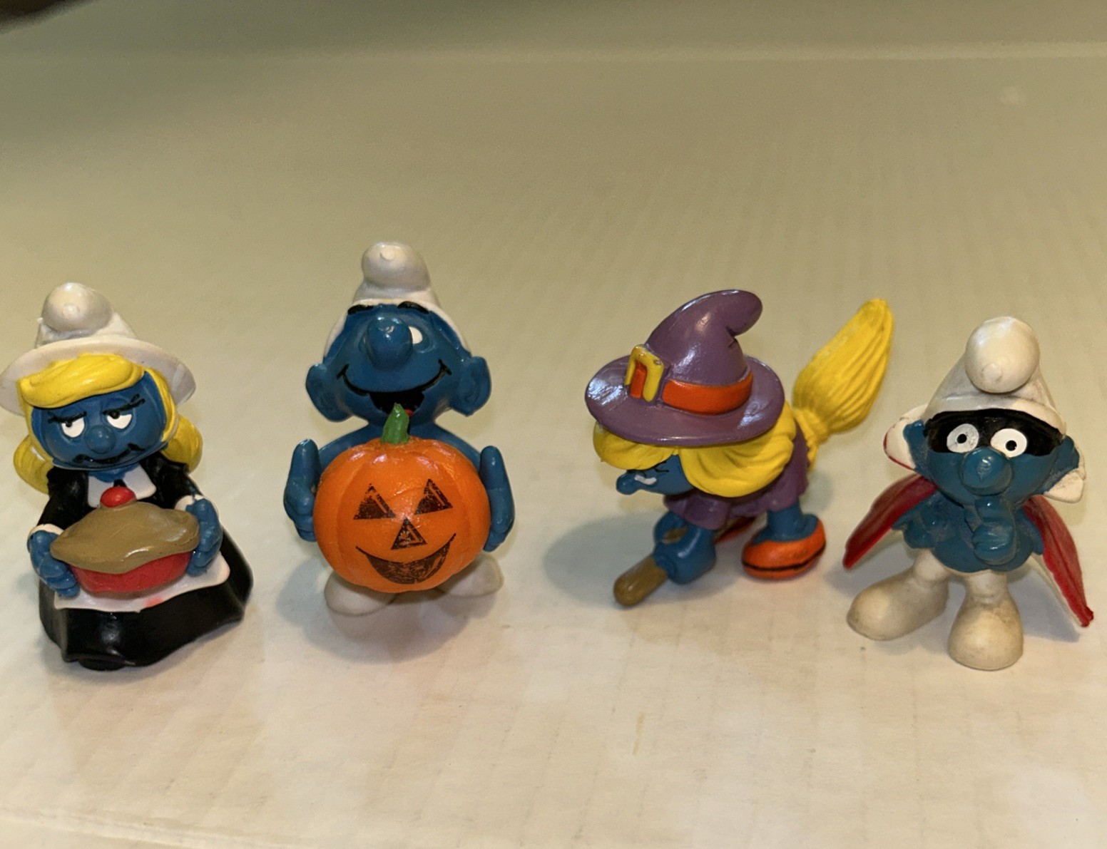 VTG Lot 4 Smurfs ‘66 Spy ‘80’s Witch Jack O Lantern Pilgrim W/pie Halloween