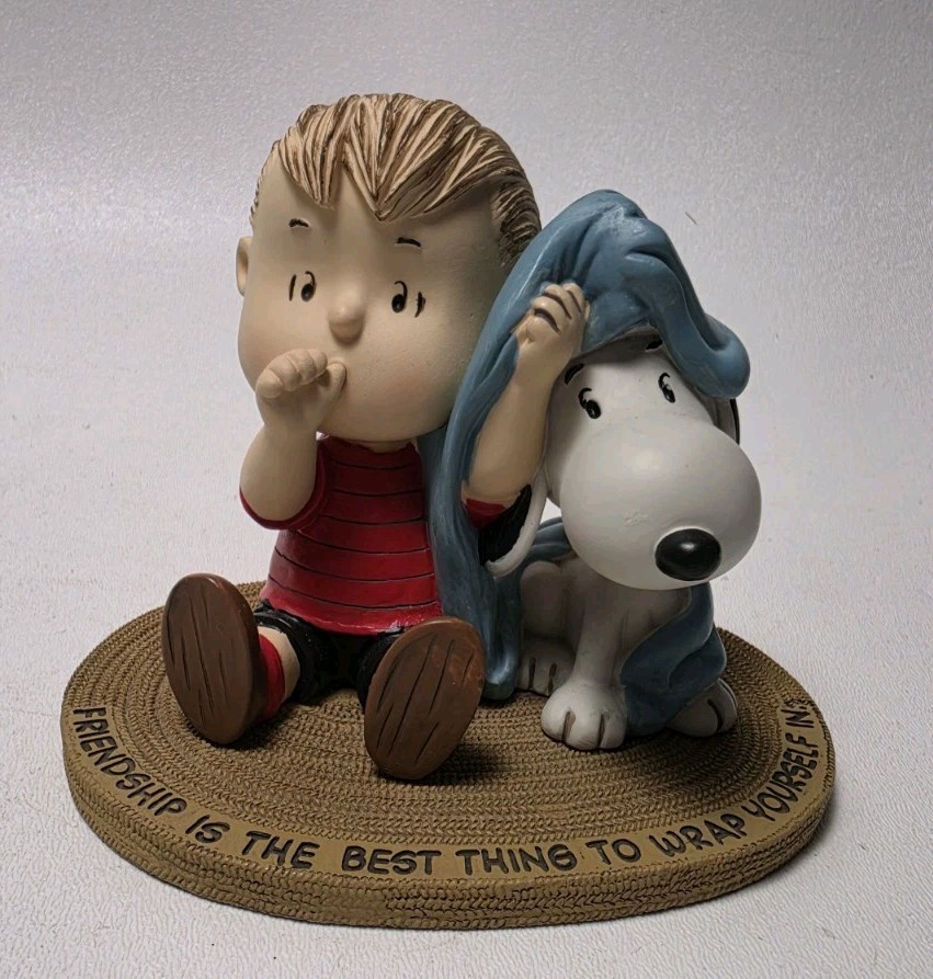 Hallmark Peanuts Linus and Snoopy Wrapped in Friendship Mini Figurine