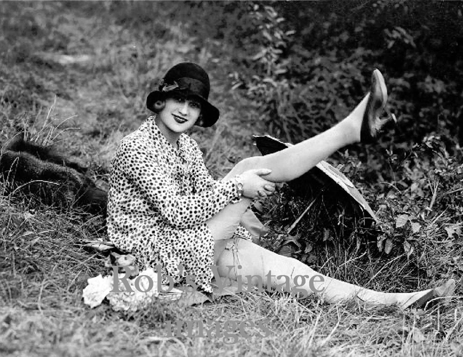 Vintage Naughty Sassy Flapper Teasing girl Photo 1920s Jazz Prohibition era 374
