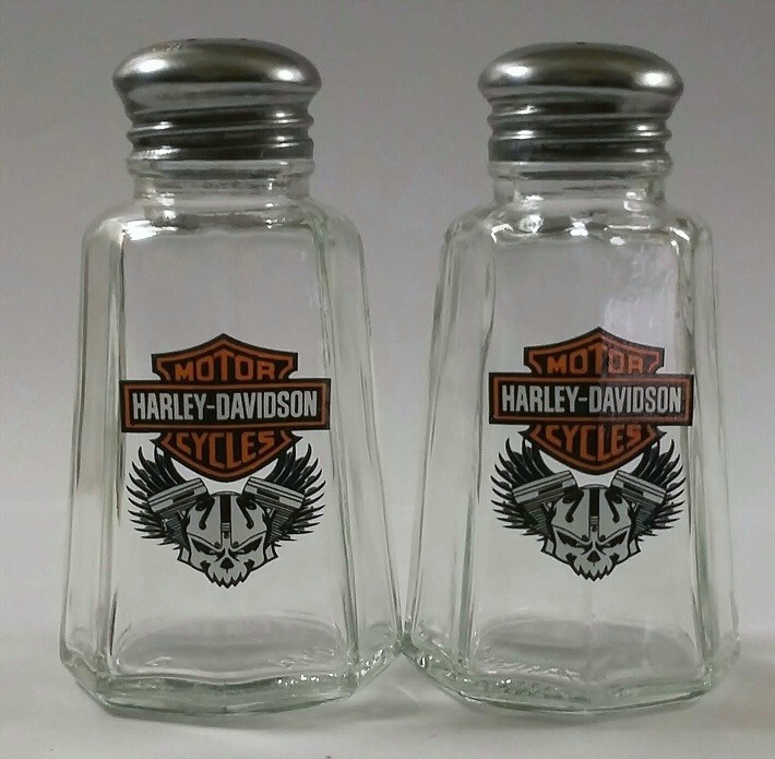 A Nice Set of HarleyDavidsonSkull Salt & Pepper Shakers 3¾\