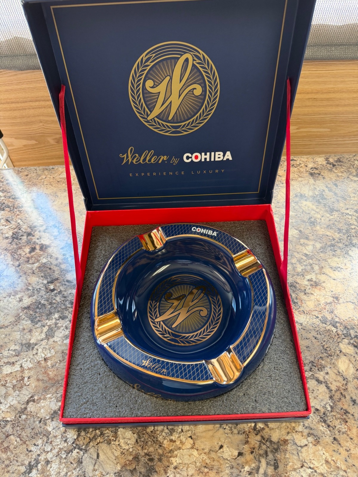 Weller By Cohiba Exclusive Cigar Ceramic Ashtray, BLUE W GOLD w Gift Box, NEW Weller By Cohiba Exclusive Cigar Ceramic Ashtray, BLUE W GOLD w Gift Box, NEW
