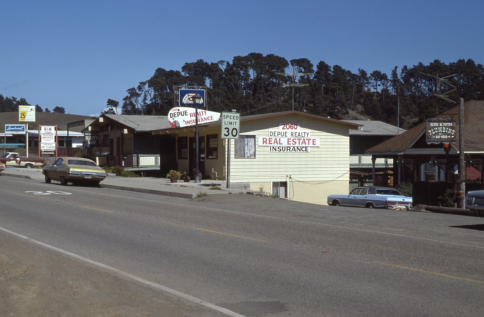 sl33 Original slide 1979 Kodachrome Cambria California street scene 144a sl33 Original slide 1979 Kodachrome Cambria California street scene 144a