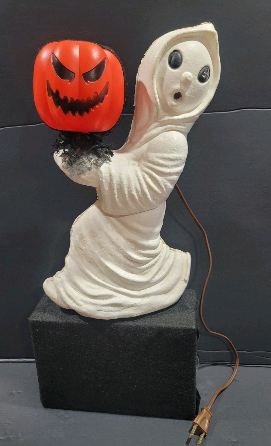  Halloween Blow Mold Light Ghost Holds Pumpkin Vintage 13\
