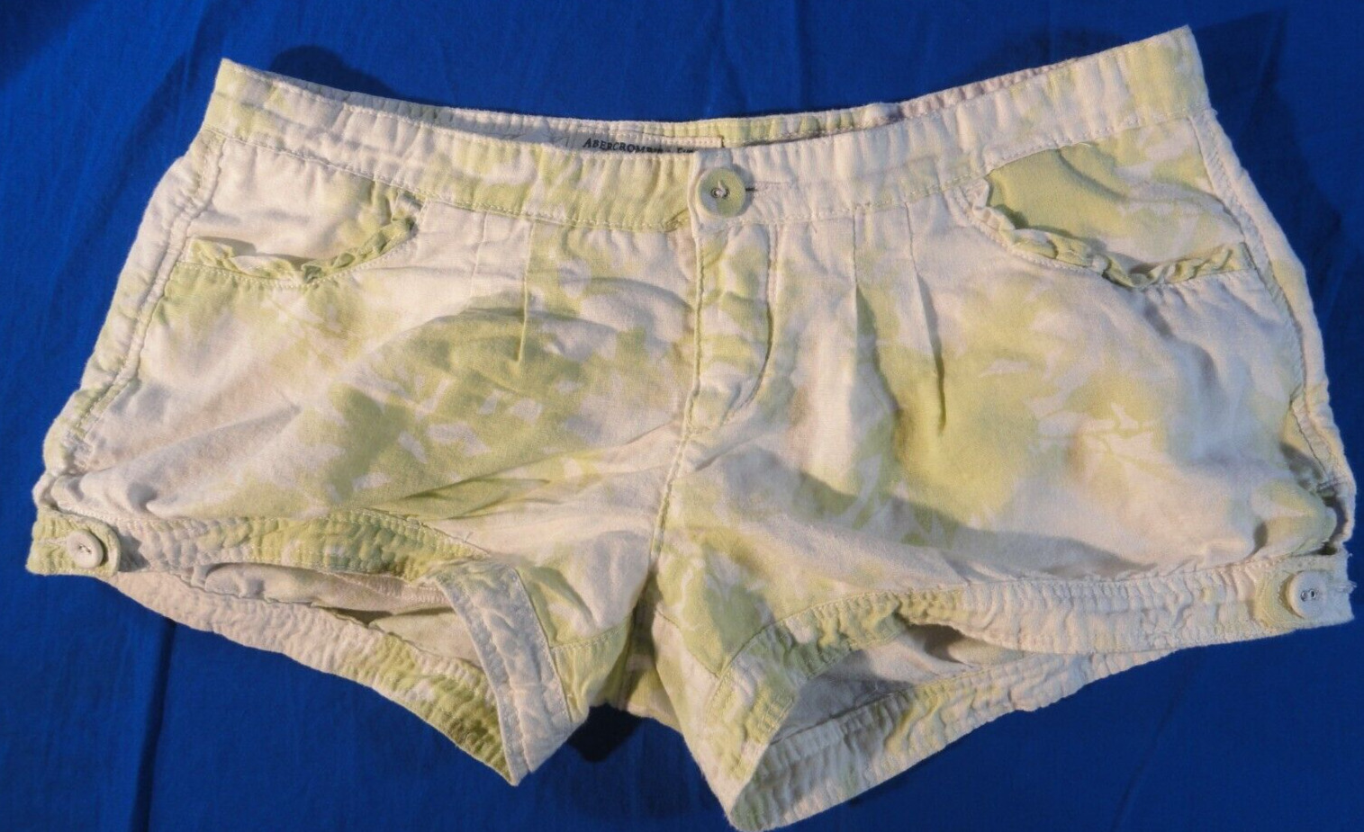 ABERCROMBIE & FITCH WHITE GREEN LEAF PATTERN HOT WEATHER LOW RISE SHORTS SIZE 2