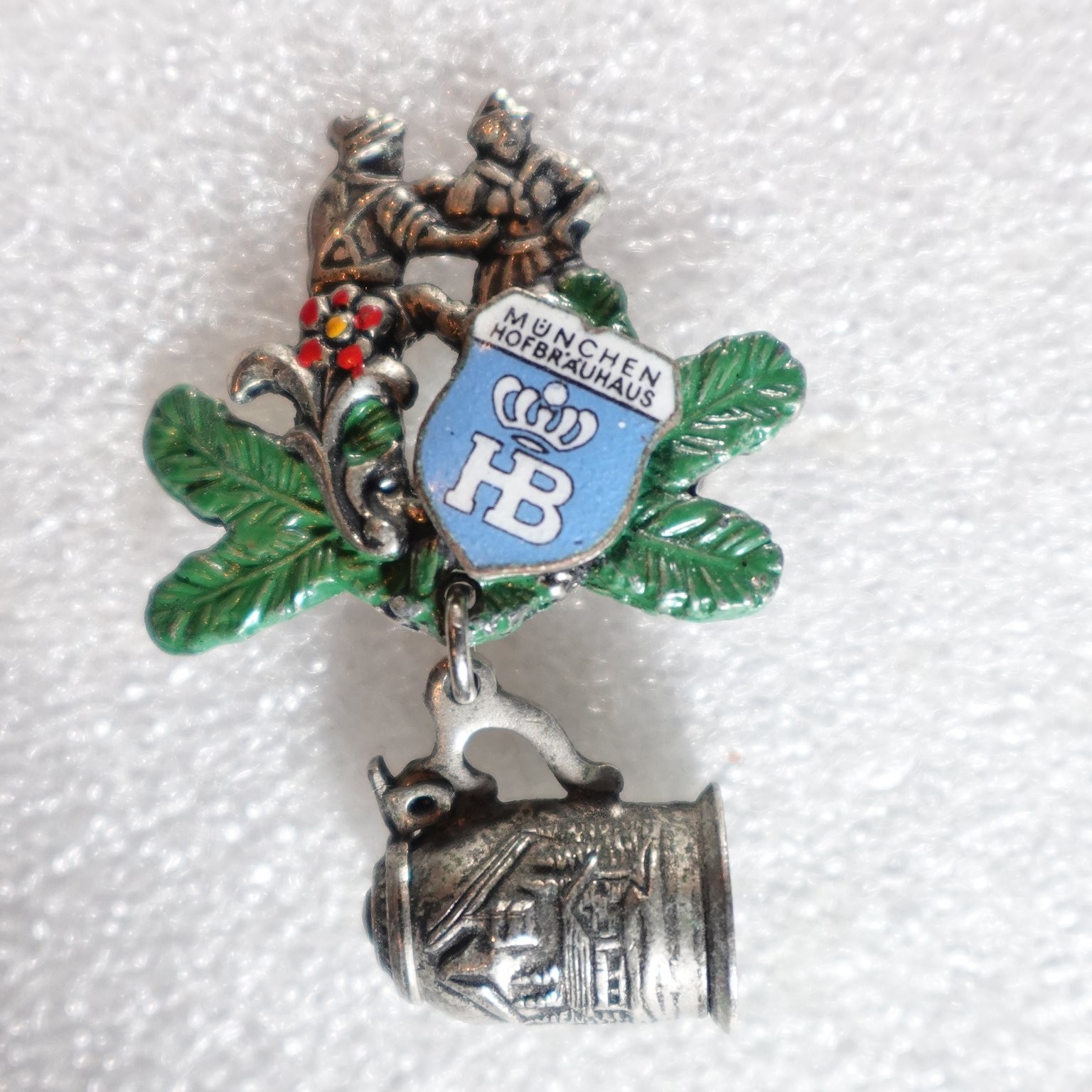 Hofbräuhaus München HB Pin Bavarian Dancers Oktoberfest Beer Stein Pinback Hofbräuhaus München HB Pin Bavarian Dancers Oktoberfest Beer Stein Pinback