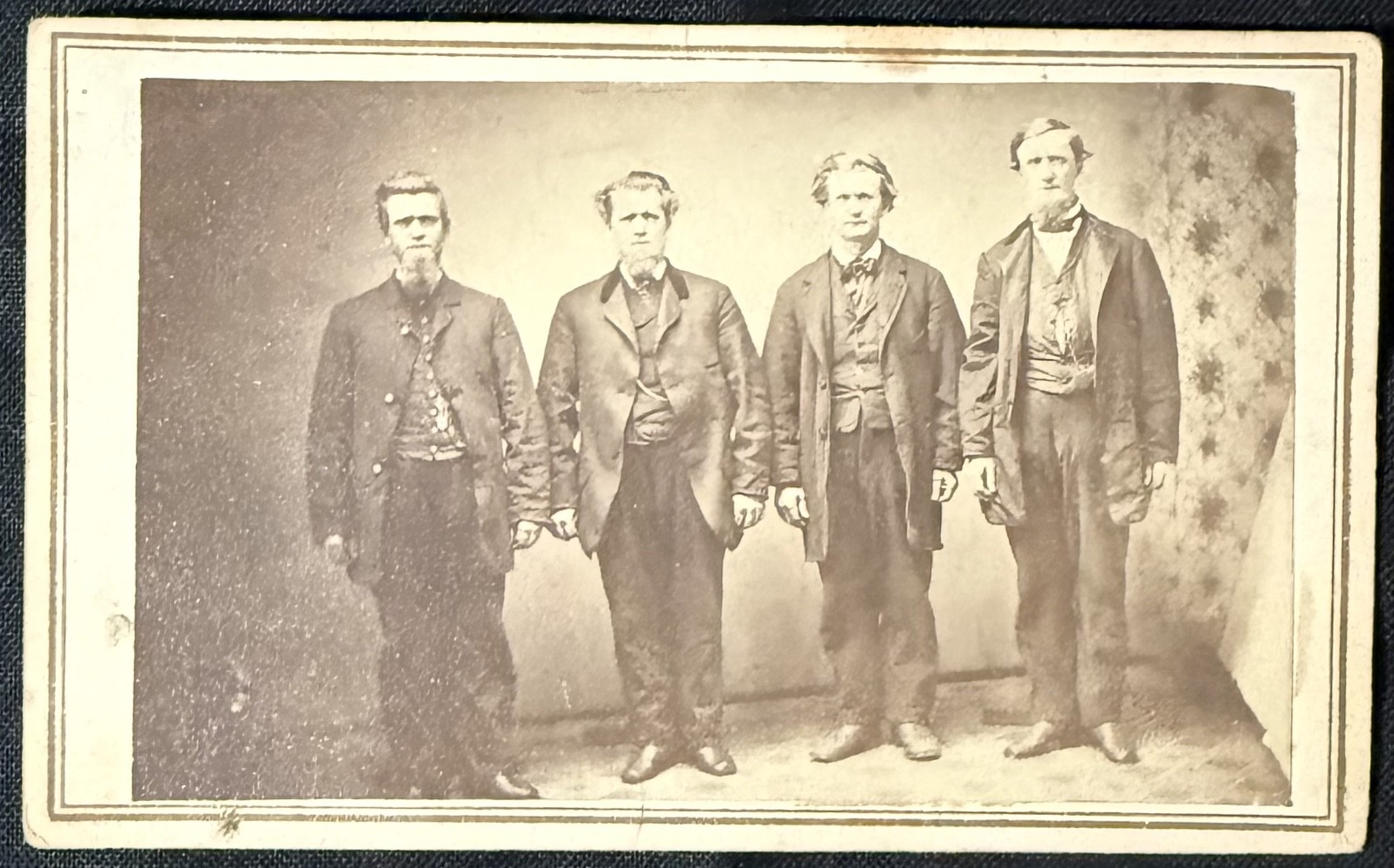 Civil War CDV, uniformed soldier, likely w/brothers, by Seavey, Canton, Illinois