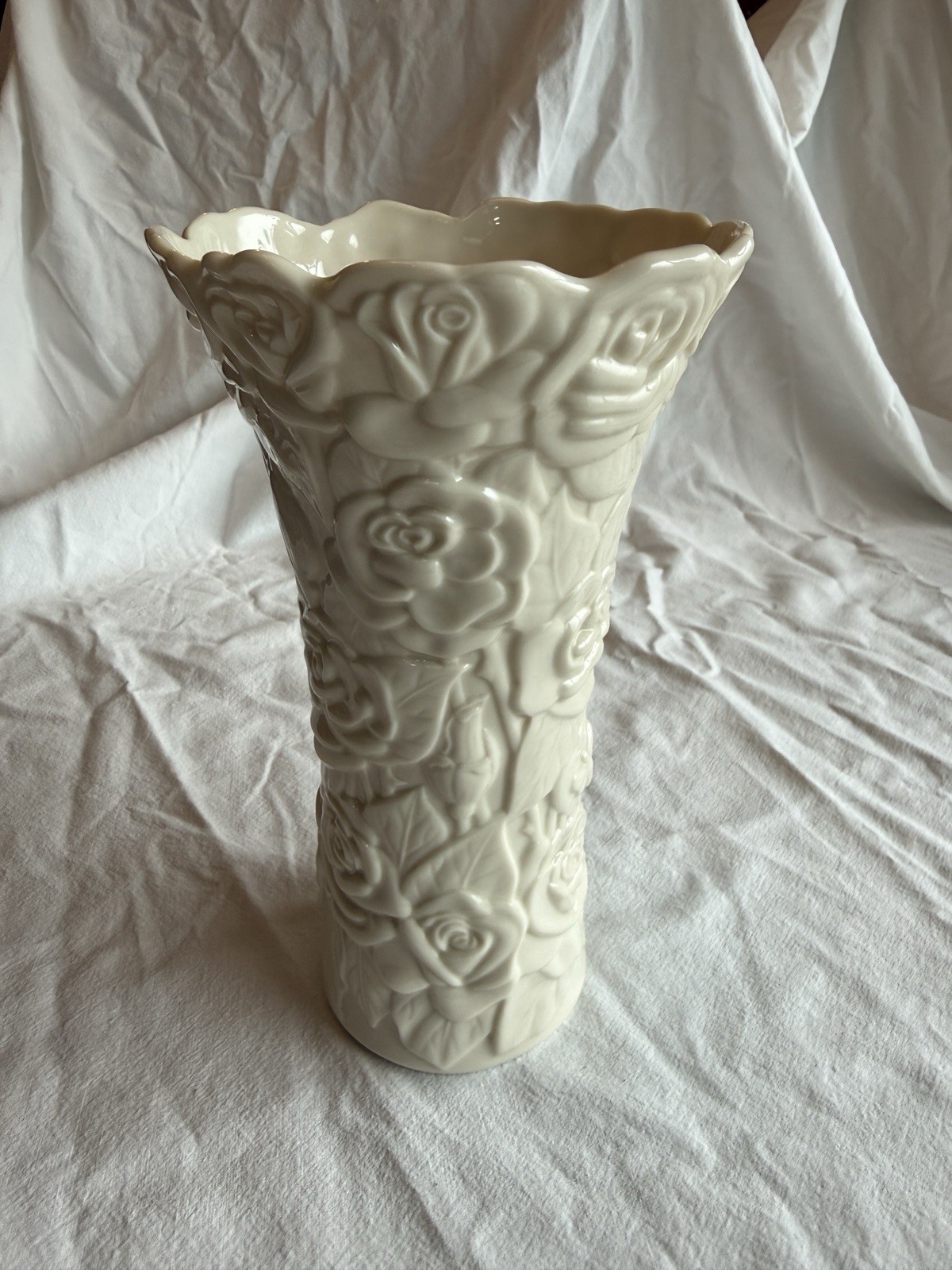 Lenox Floral Gallery 8.5” Vase Cream Roses Embossed Scalloped, Fluted Rim.