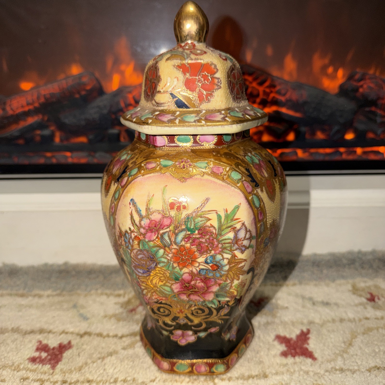 Antigue Gold Gilded Satsuma Imari Japan Hand Painted ginger Lidded Temple Jar.