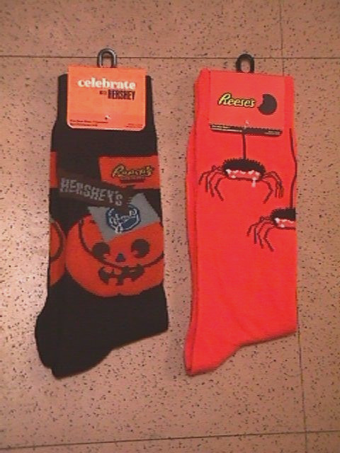 Halloween HERSHEY'S & REESE'S Peanut Butter Cups Ad Logo SOCKS pumpkin SPIDER