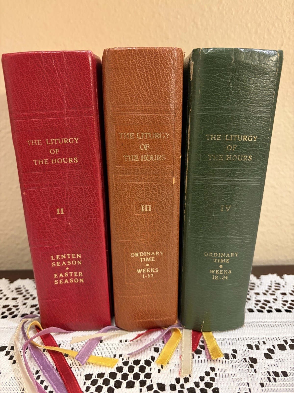 Liturgy Of The Hours The Divine Office 1975 & 76 Roman Catholic Rite Vol 2, 3, 4 Liturgy Of The Hours The Divine Office 1975 & 76 Roman Catholic Rite Vol 2, 3, 4