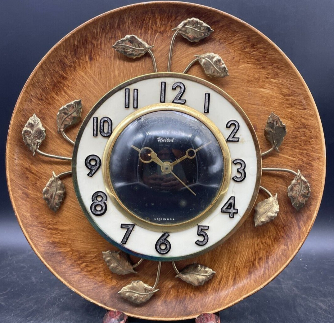 Vintage Retro MCM United Metal Goods Electric Wall Clock Made in USA WORKS Vintage Retro MCM United Metal Goods Electric Wall Clock Made in USA WORKS