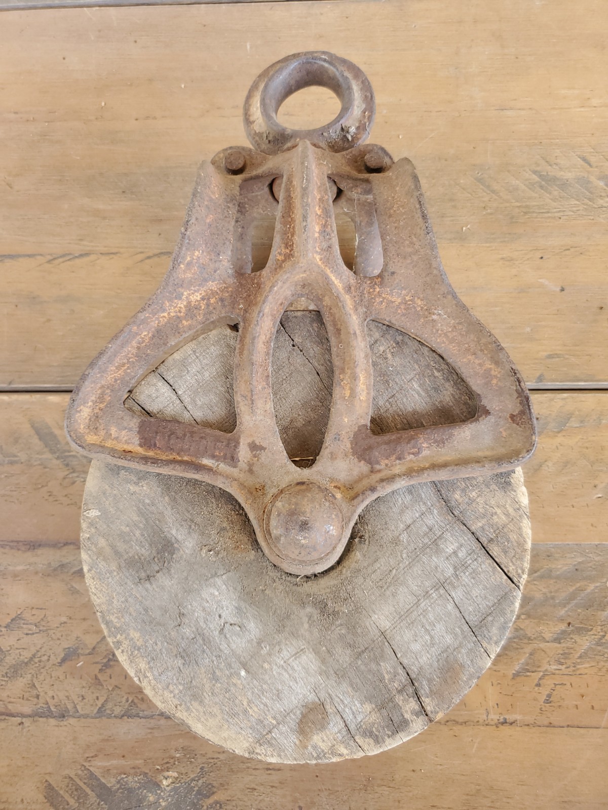 Vtg Louden Cast Iron Wood Barn Pulley A23 Wheel Primitive Farm Tool Cabin Decor